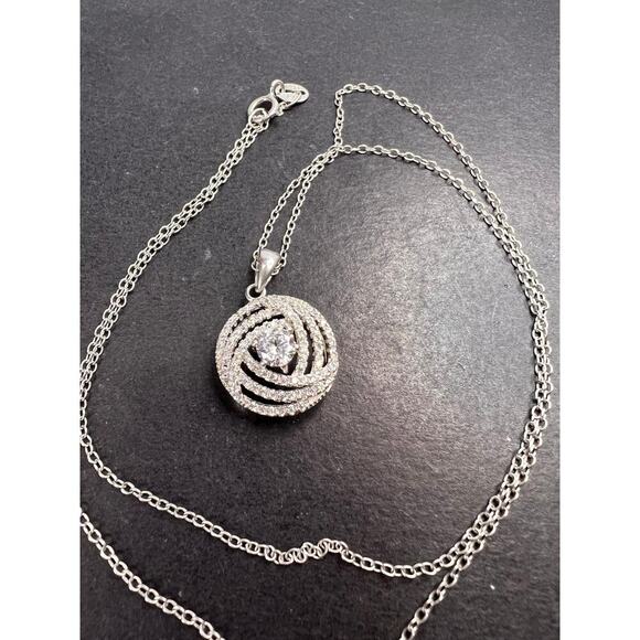Cz swirl circle sterling silver pendant and chain - Picture 3 of 11
